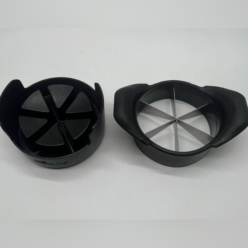 Pampered Chef vegetable cutter with 6 serrated blades NWOB